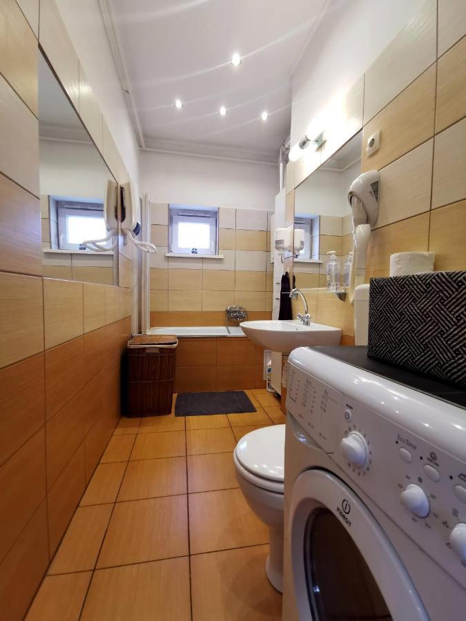 Smart Business Apartman Мисколк Екстериор снимка