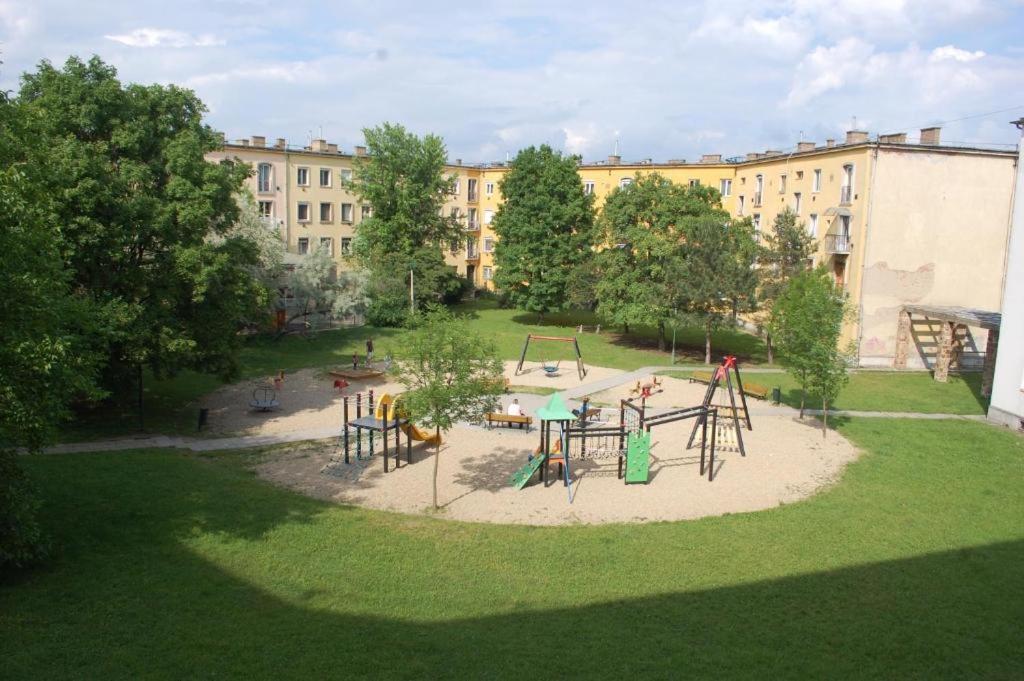 Smart Business Apartman Мисколк Екстериор снимка